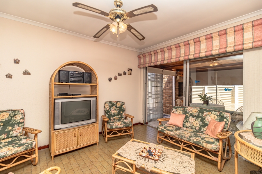 4 Bedroom Property for Sale in Goodwood Park Western Cape